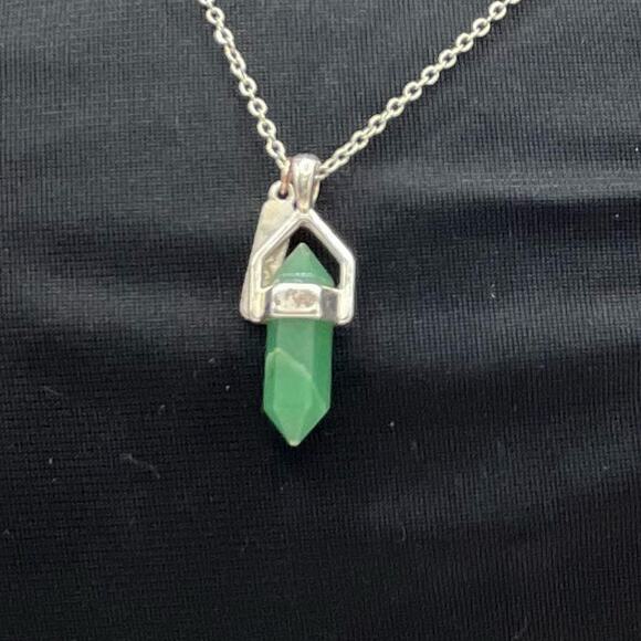 Necklace Pendant Fashion Jewelry Strength Chakra Green Stone SP 20" Necklace - Picture 2 of 7